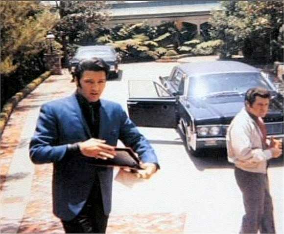 RÃ©sultat de recherche d'images pour "elvis and Lincoln Continental Executive Limousine de 1967"